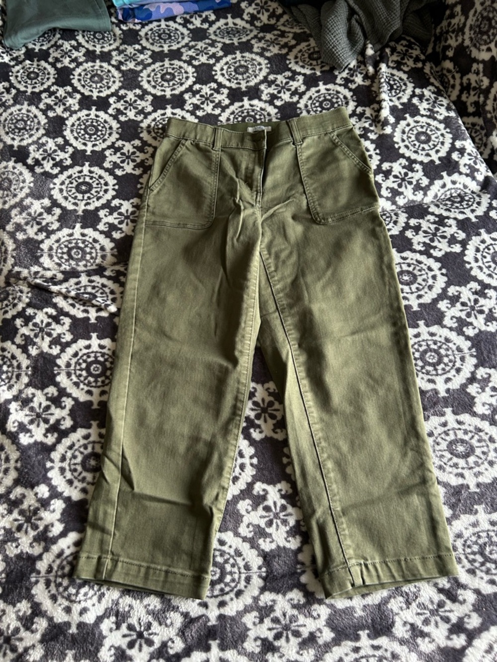Women’s Olive Green Croft & Barrow Cropped Pants